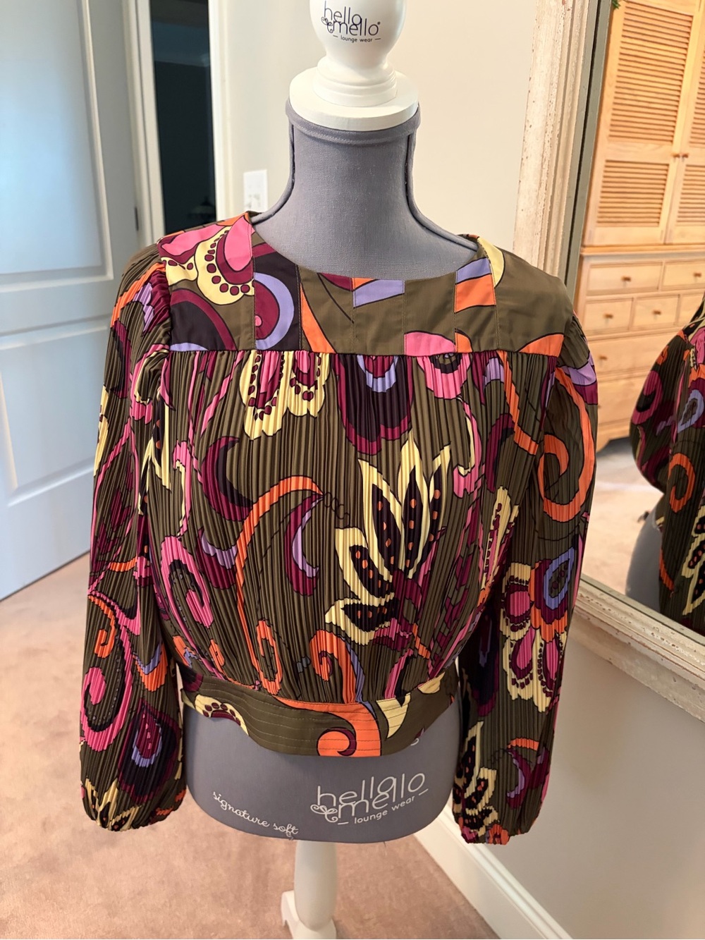 Olive Multicolor Pleated Long-Sleeve Blouse with Abstract Print